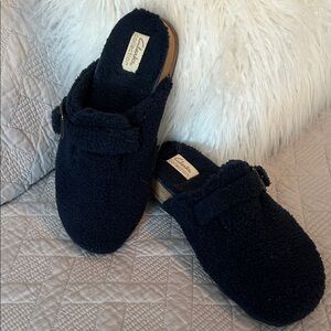 Clarks Collection Black Fleece Clog Mules